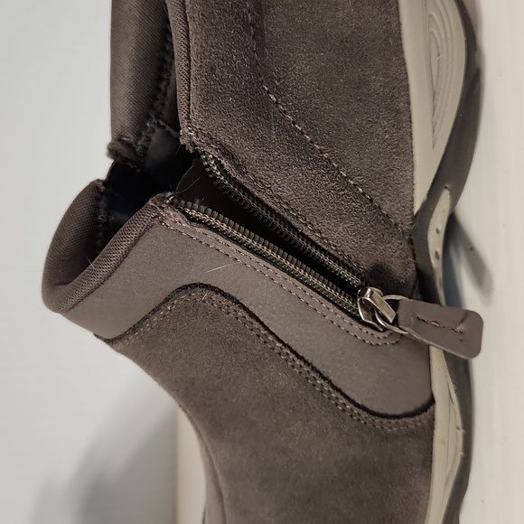 NWT Easy Spirit Seevony 7.5 Grey Ankle Boots - Picture 5 of 9